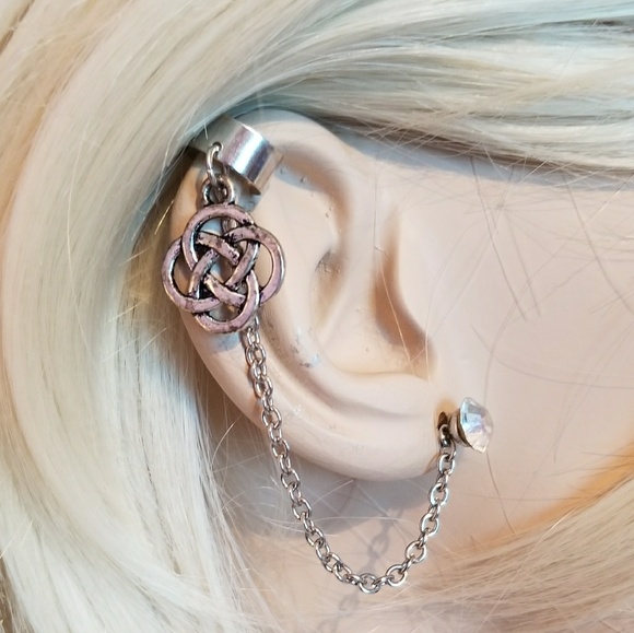 Celtic Knot Ear Cuff Stud with Chain - Picture 2 of 3